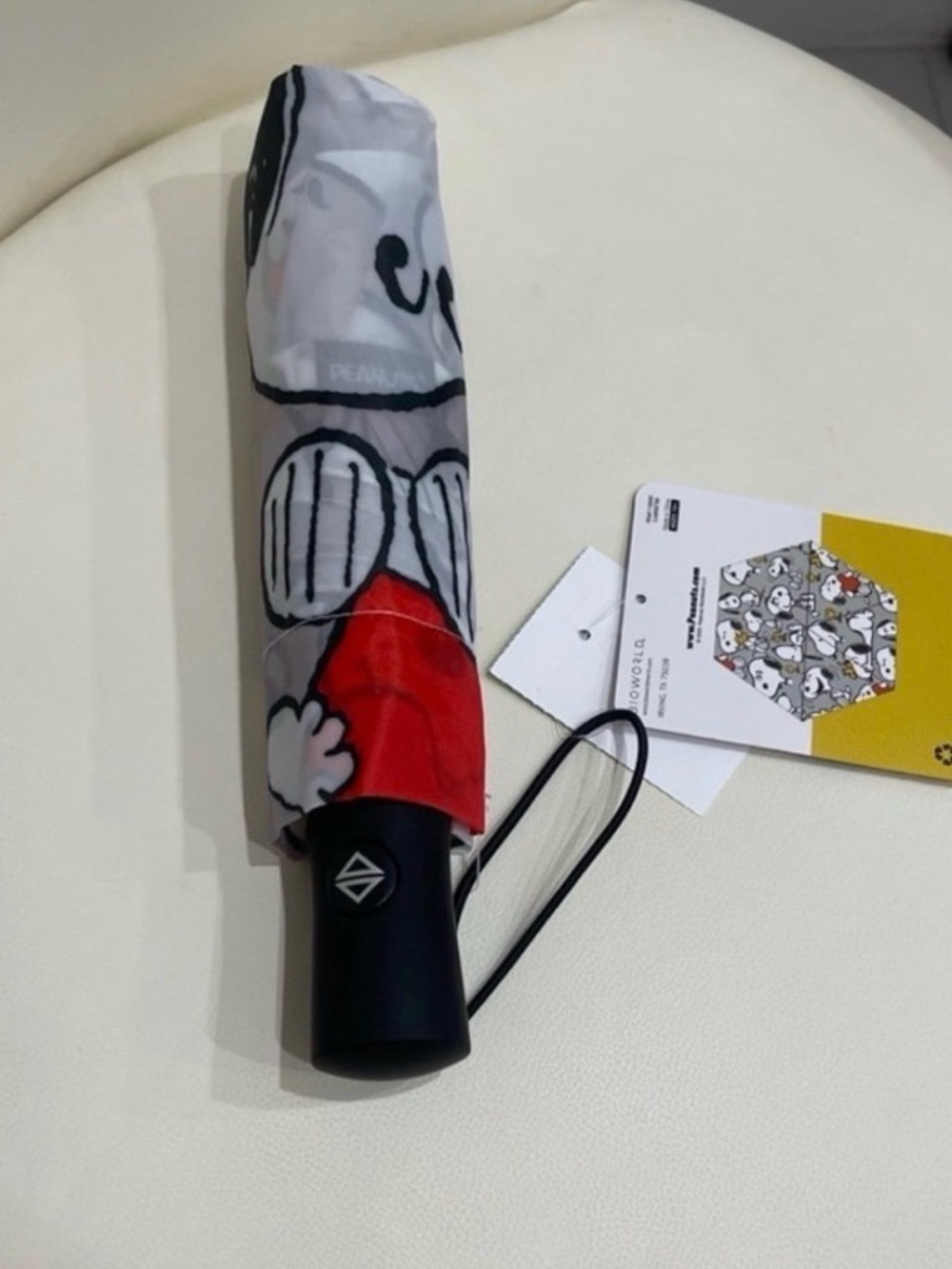 Peanuts Compact Umbrella in White, Red, Black